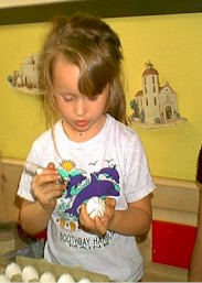 Linsey Coloring Eggs
