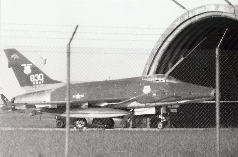 F100D-Aviano-bw2.jpg (35036 bytes)