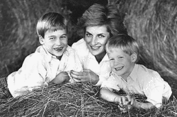 diandboys.gif (46752 bytes)