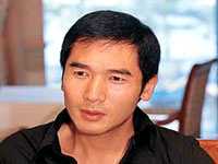 Two Degrees: Alex Fong (Chung-Sun)