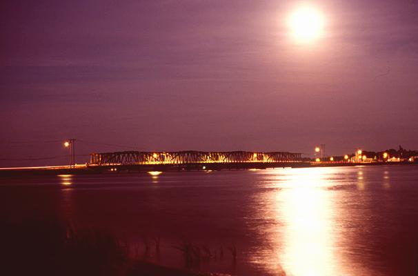 Cocagne Bridge at night