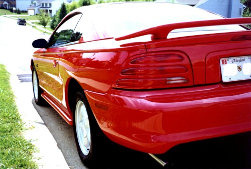 closerearleft.jpg (41432 bytes)