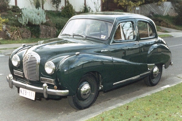 Jenny G's Austin A40 Somerset- ©Copyright Jeager Photography 1976, JPEG image 600x400 pixels, Decoded(Bytes):240166