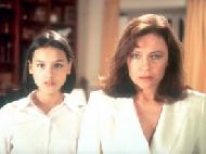 Virginie Ledoyen and Jacqueline Bisset in LA CRMONIE (JPG, 10 KB)