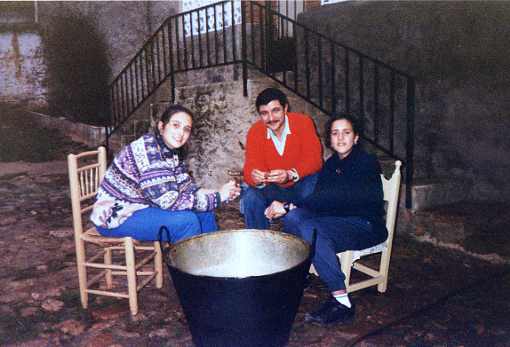 Pelando las patatas 1996.29 KB