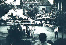 Paseillo en la plaza de Solana del Pino