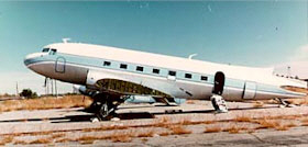 por fin hizo su aparicin 
un viejo avionzote que pareca 
haber pertenecido 
a un general de cinco estrellas: 
al general Patton.