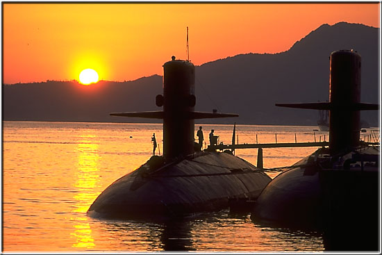 Submarine.jpg  47K