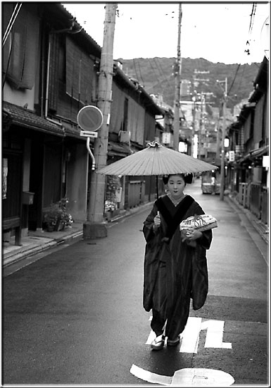 Maiko03.jpg  49K