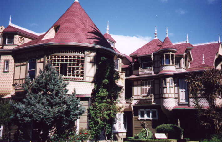 Photo-Winchester 
Mystery House