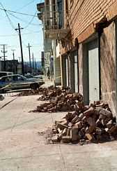 ...Pero no volvi a saber ya de l; desapareci en el terremoto del 85