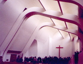 La nave interna della chiesa di Riola. Foto R.Lopes - Ottobre 1999.