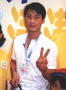 980803j-1.jpg (21295 bytes)
