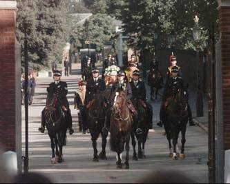 cortege2.jpg (19105 bytes)