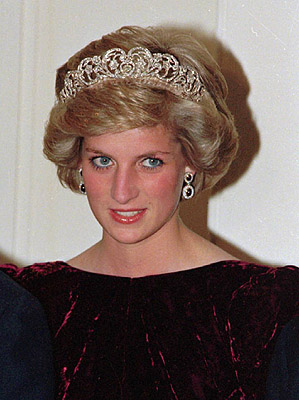 crowndi.jpg (48222 bytes)