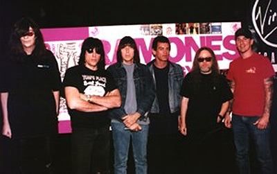Joey, Marky, Johnny, Dee Dee, Tommy y CJ