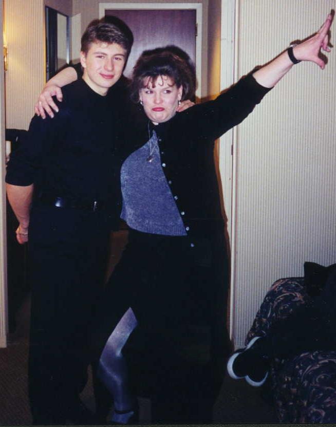 disco alexei and paula.jpg (52848 bytes)