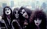kiss76.jpg
