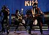 kiss82.jpg
