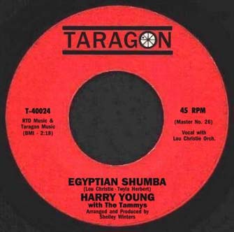 Last night I dreamed I was on the Nile
Shimmy Shimmy Shimmy Shy-Yi Meece-E-Deece
Dancing with you Egyptian style
Shimmy Shimmy Shimmy Shy-Yi Meece-E-Deece