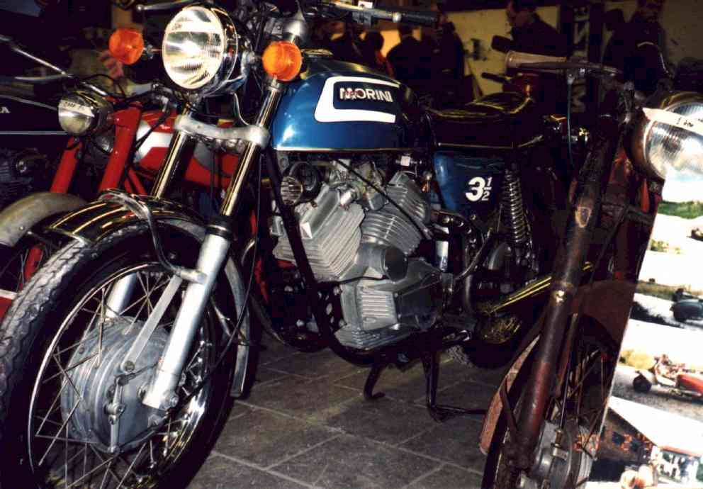 Un bel Morini 3/2 blu e bianco