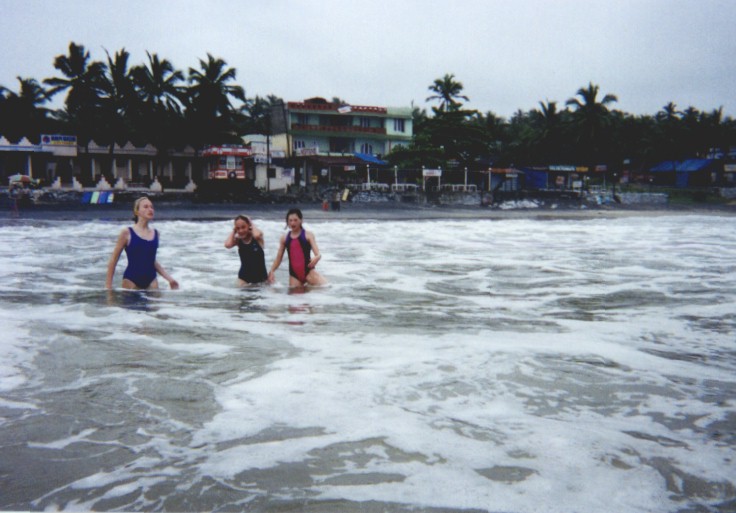 hebronamyshore.jpg, 87.8K
