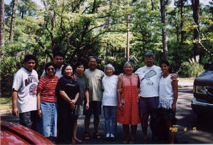 Rommel, Beth, Mitch, Loida, Auntie Noemi, Uncle Renato, Auntie Mimming, Auntie Norma, Uncle Bill and Becca