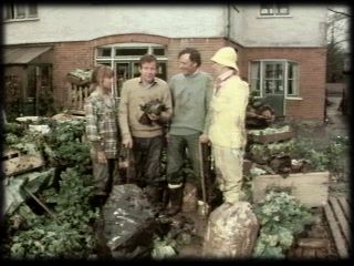 Barbara and Tom show Margot and Jerry how to gather the harvest....