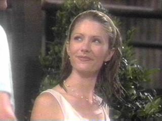 Chloe6.jpg (15101 bytes)