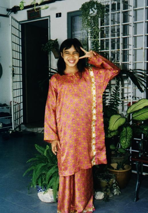 cek_nadia.JPG (76283 bytes)
