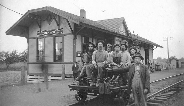 Hunter Section Crew 1913