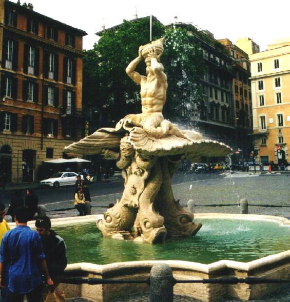 Fontana Tritone - flowing again