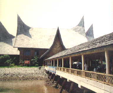 batam4.jpg (16604 bytes)