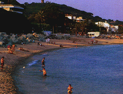 A LA PLATJA.GIF (150961 bytes)