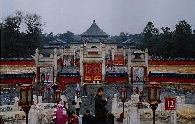 tiantan2.jpg (26481 octets)
