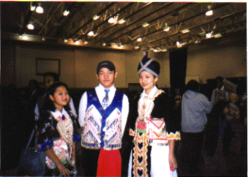 Hmong Der Clothes