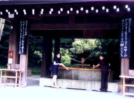 tokyo38.JPG (54226 bytes)