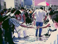 El tianguis en la parte exterior de la convencion