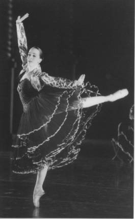 Carolina Capdevilla, bailarina con la CND, México