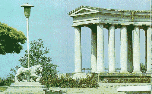 kolonada.gif (112967 bytes)