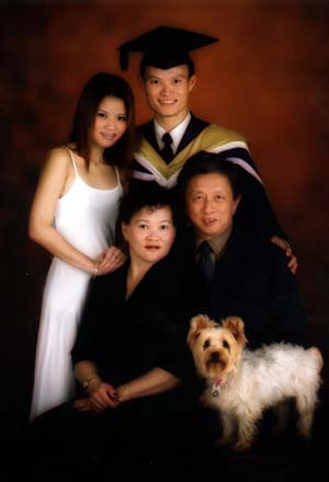 grad_m_fam_05.jpg (28585 bytes)
