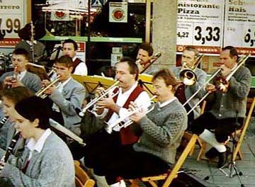 Bones, trumpets,  and clarinets