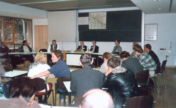 russa.jpg (32206 bytes)