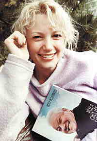 Heidi Hollinger in LE DEVOIR Photo Jacques Grenier