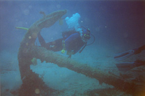 Diver behind the Rozi anchor