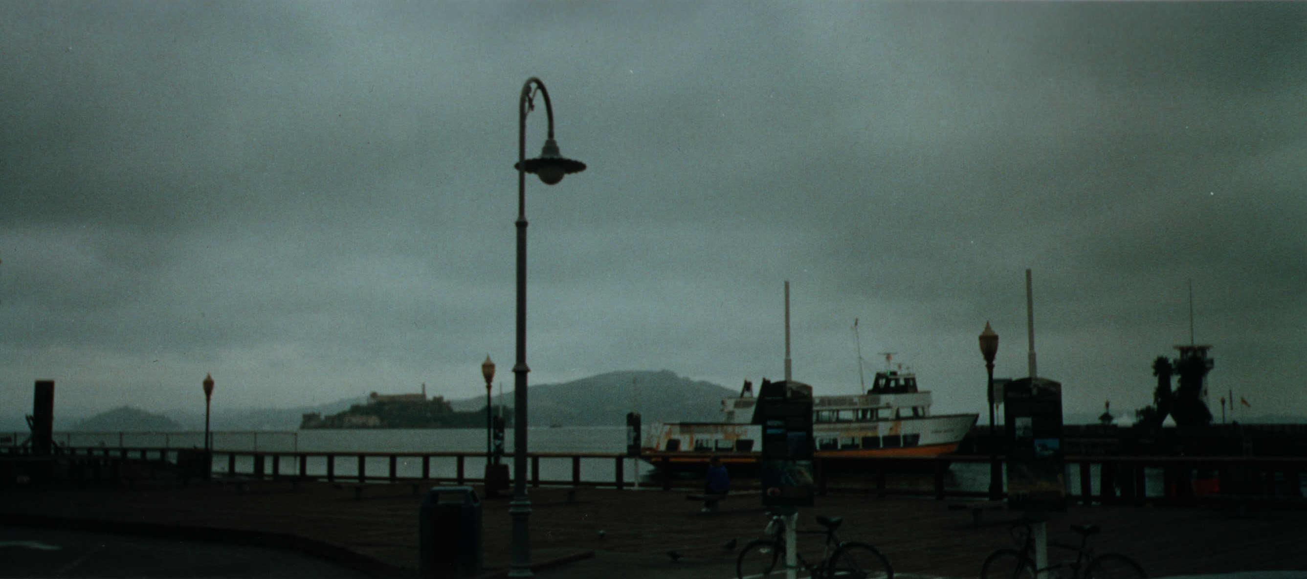 pier41alcatraz.jpg (191414 bytes)
