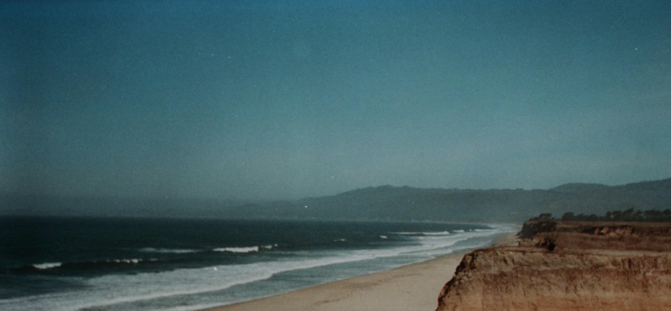 halfmoonbay.jpg (165591 bytes)