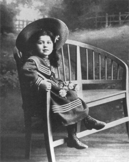 Albine, Berg's illegitimate daughter