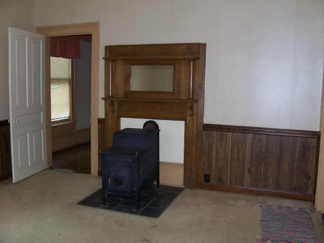 Upper living room (View 2)