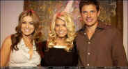 Jessica y Nick en TRL de MTV el 19 de agosto